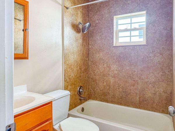 633 NE 2nd Avenue, Unit 15, Fort Lauderdale, FL 33304