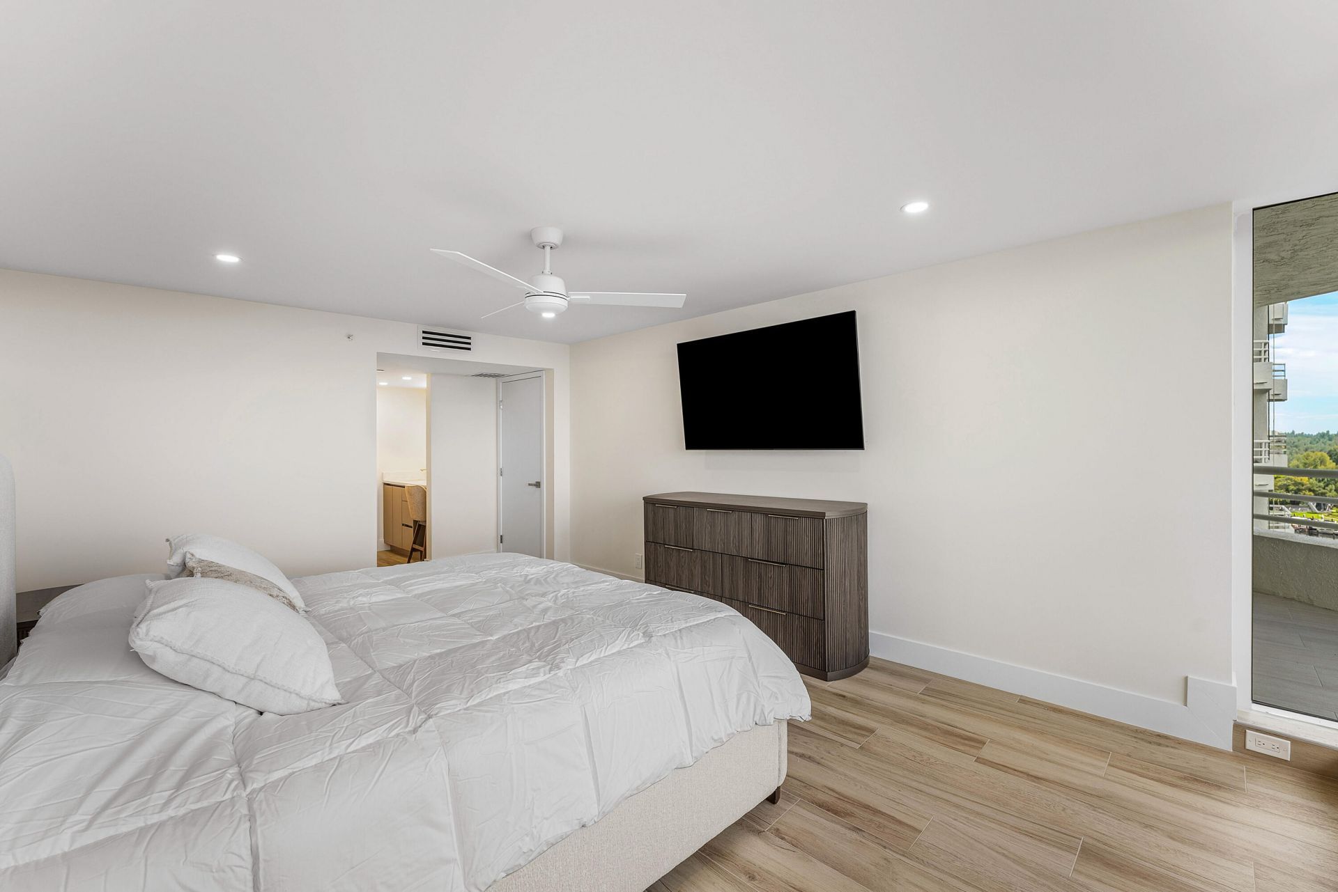 4201 Ocean Boulevard, Unit 1407, Boca Raton, FL 33431 Photo