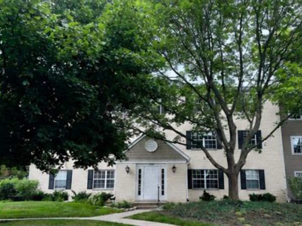 142 E Winchester Road , Unit C, Libertyville, IL 60048