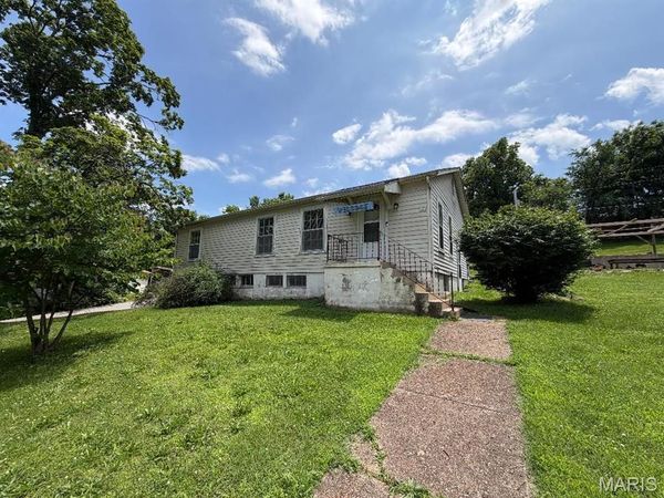 406 Fort Street , Waynesville, MO 65583
