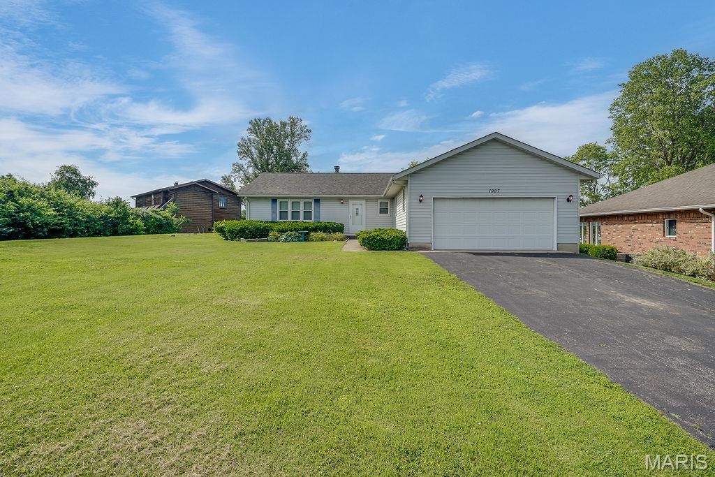 1997 Treasure Drive, Edwardsville, IL 62025 Main Photo