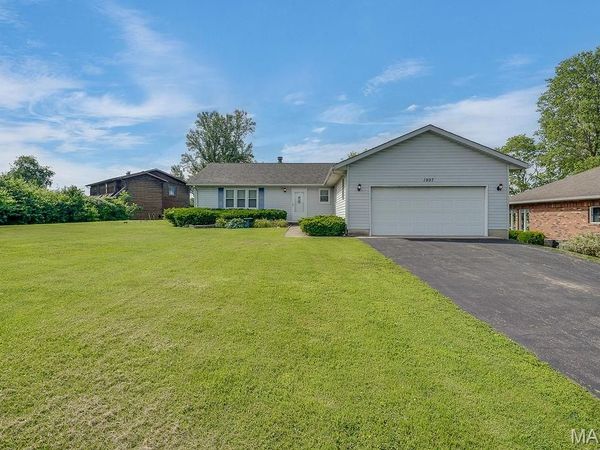1997 Treasure Drive, Edwardsville, IL 62025