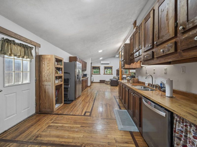 3758 Moriah Road, Oak Hill, OH 45656 Photo 11