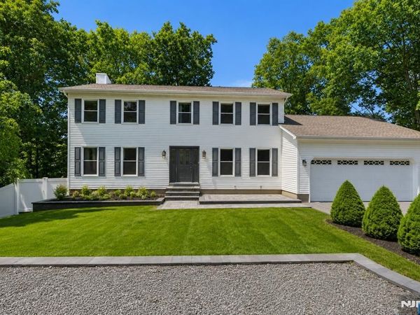 10 Tice Road, WEST MILFORD, NJ 07421