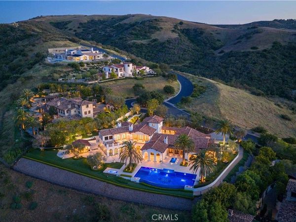 76 Golden Eagle, Irvine, CA 92603
