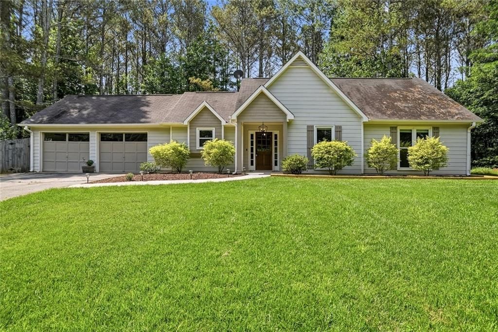 5985 Bridle Drive, Cumming, GA 30028 Main Photo