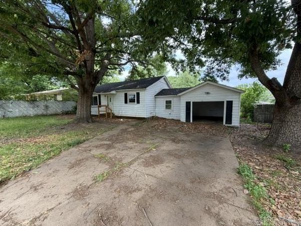 220 Willow Street , Jacksonville, AR 72076