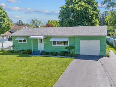 101 Stillwell Circle, East Syracuse, NY 13057