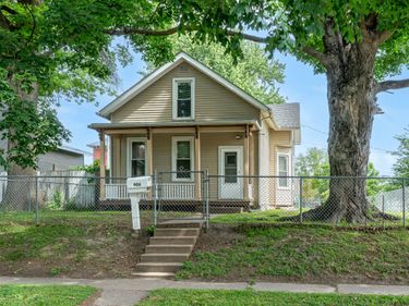906 W 14th Street, Davenport, IA 52804