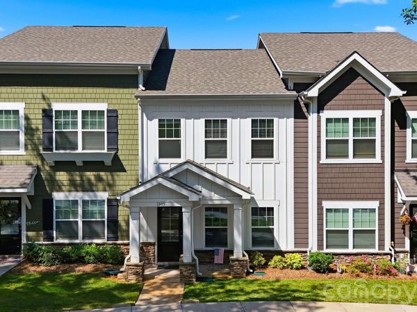 1805 Edgewater Drive NW, Conover, NC 28613