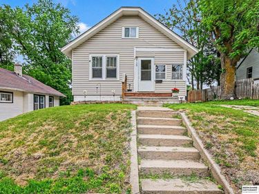 4120 Maple Street, Omaha, NE 68111