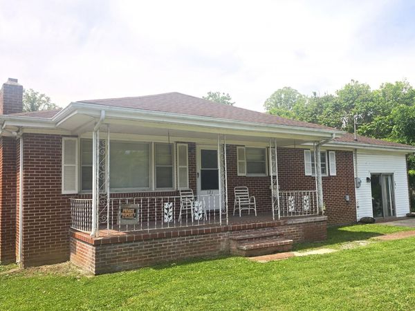 121 Brake RD , Elliston, VA 24087