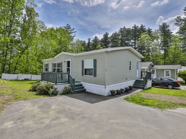 7 Pearl Court, Merrimack, NH 03054