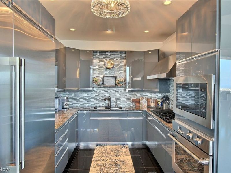 701 W Lakeside Avenue , Unit 1301, Cleveland, OH 44113 Photo 11
