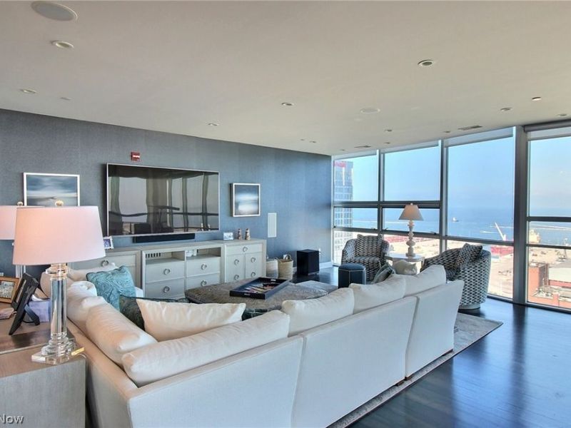 701 W Lakeside Avenue , Unit 1301, Cleveland, OH 44113 Photo 9