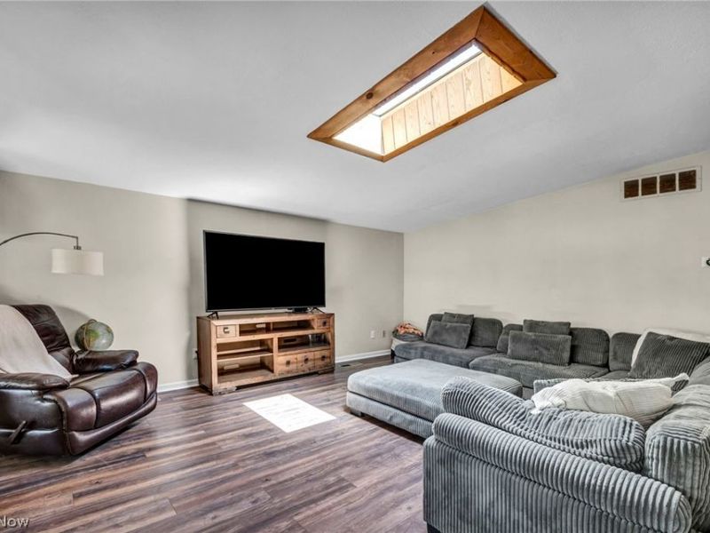 6392 Sherborn Road, Parma Heights, OH 44130 Photo 10