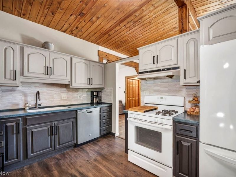 6392 Sherborn Road, Parma Heights, OH 44130 Photo 19