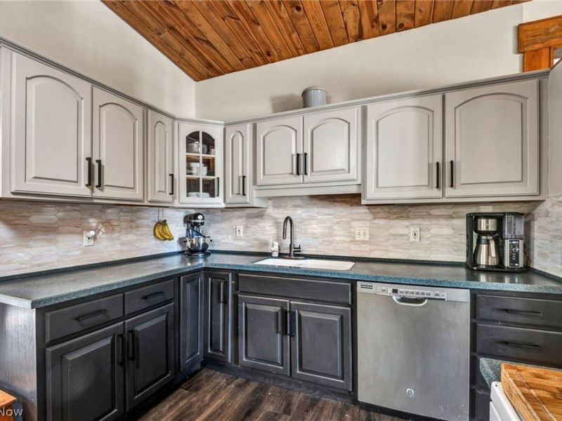 6392 Sherborn Road, Parma Heights, OH 44130 Photo 20