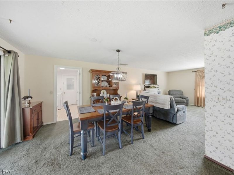 805 Ashberry Drive, Belpre, OH 45714 Photo 10
