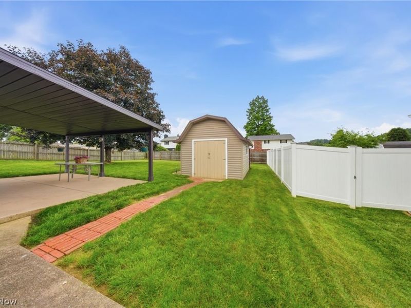 805 Ashberry Drive, Belpre, OH 45714 Photo 28