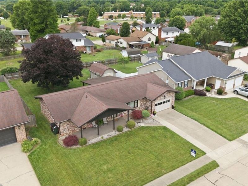 805 Ashberry Drive, Belpre, OH 45714 Photo 5
