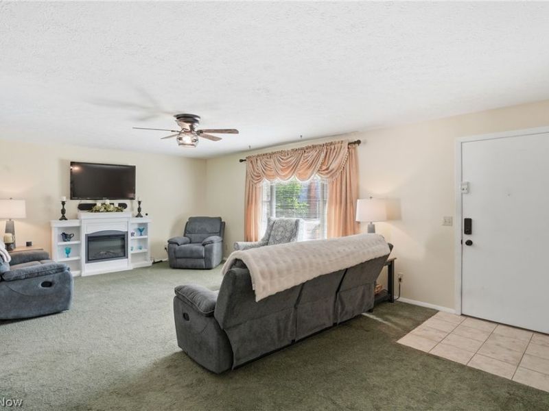 805 Ashberry Drive, Belpre, OH 45714 Photo 7