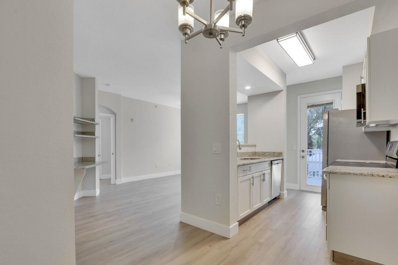 11022 Legacy Drive, Unit 203, Palm Beach Gardens, FL 33410 Photo