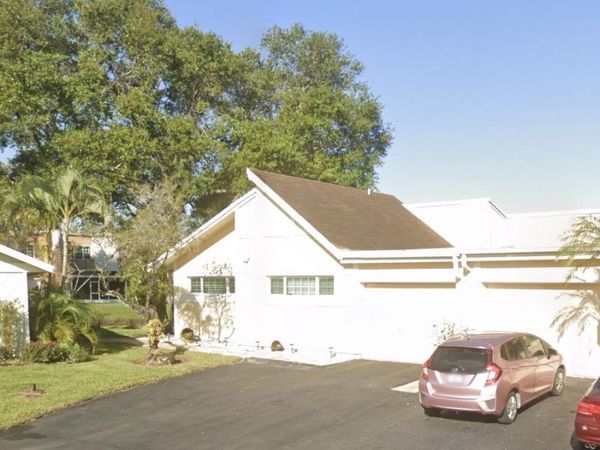 3608 E Forge Road E, Unit 20, Davie, FL 33328