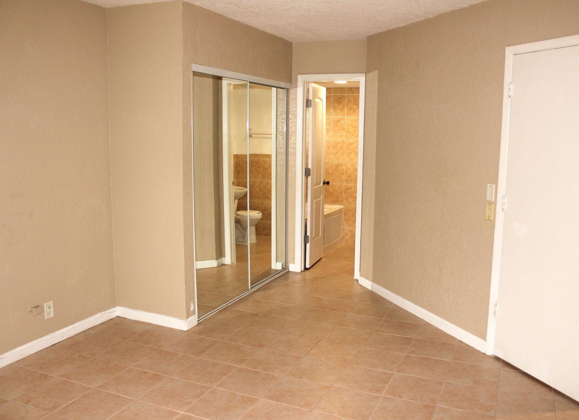 1500 SE Royal Green Circle, Unit 102, Port Saint Lucie, FL 34952 Photo