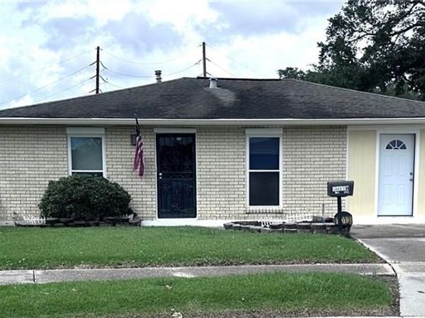 1013 SANDALWOOD Drive , Harvey, LA 70058