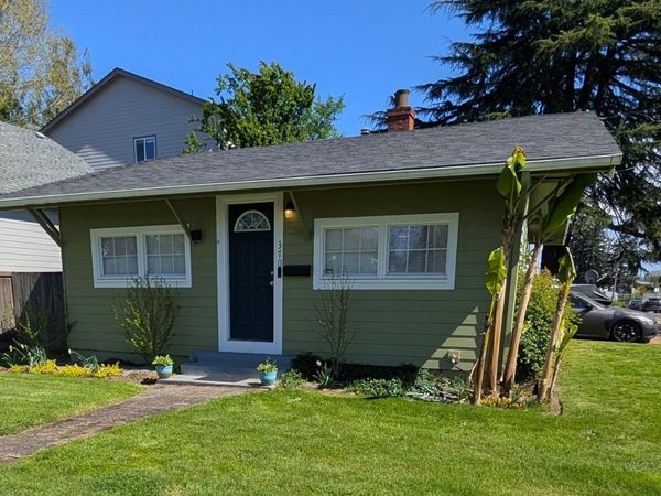 370 24th St NE, Salem, OR 97301