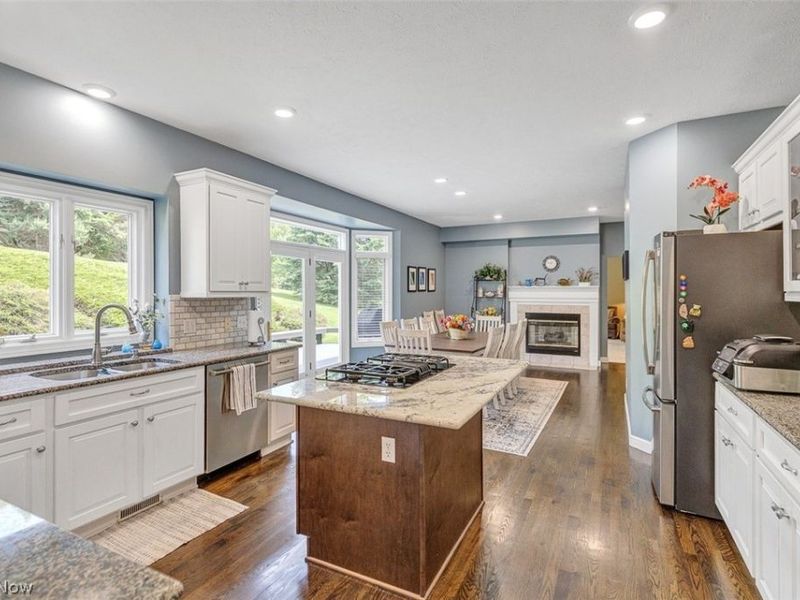 7937 Pinehurst Drive, Kirtland, OH 44094 Photo 13