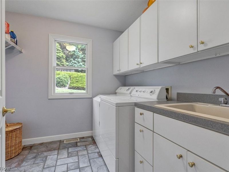 7937 Pinehurst Drive, Kirtland, OH 44094 Photo 17