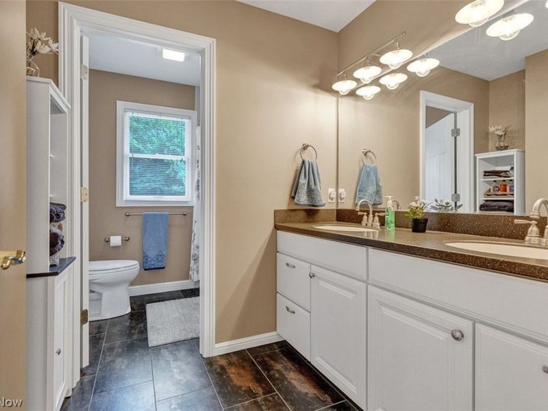 7937 Pinehurst Drive, Kirtland, OH 44094 Photo 21