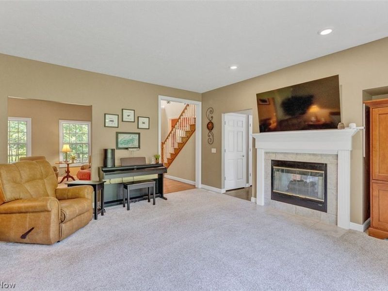 7937 Pinehurst Drive, Kirtland, OH 44094 Photo 9