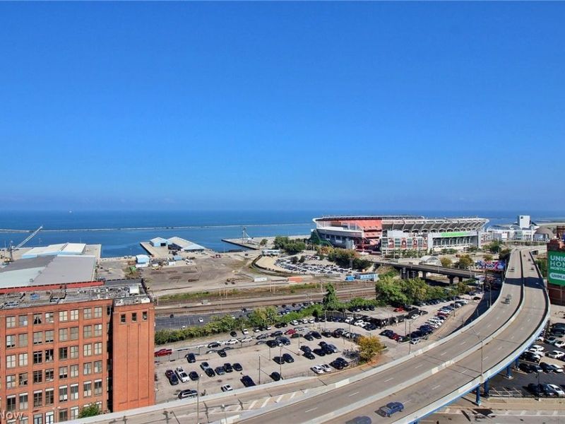 701 W Lakeside Avenue , Unit 1301, Cleveland, OH 44113 Photo 2