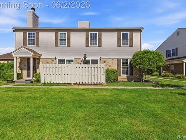 15794 Charleston Drive, Clinton Twp, MI 48038