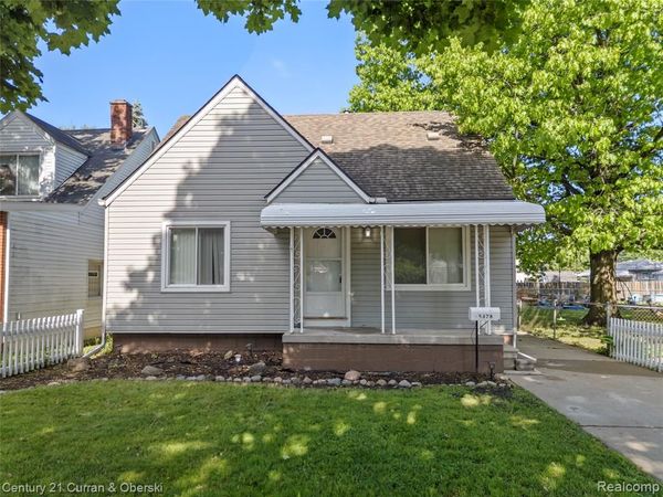 5378 Weddell Street , Dearborn Heights, MI 48125