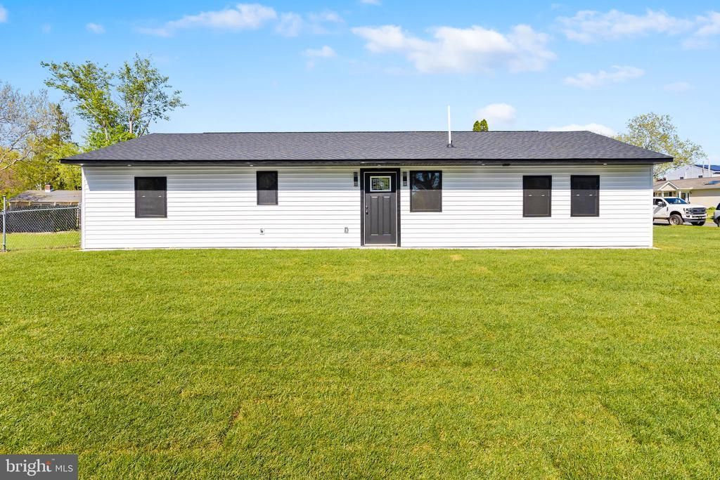 30 ORANGEWOOD DRIVE , LEVITTOWN, PA 19057