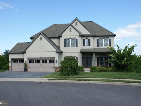 140 WOODS EDGE DRIVE , HUMMELSTOWN, PA 17036