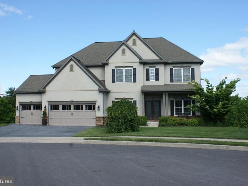 140 Woods Edge Drive , Hummelstown, PA 17036 Main Photo
