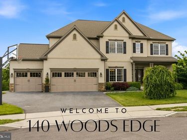 140 WOODS EDGE DRIVE, HUMMELSTOWN, PA 17036