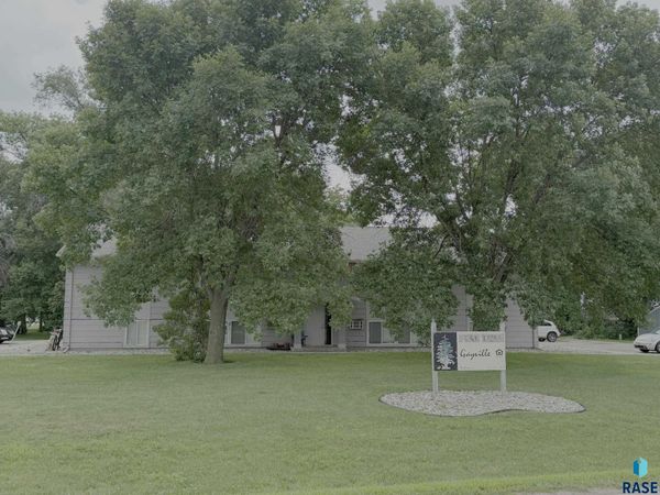 201 Wicker St, Gayville, SD 57031