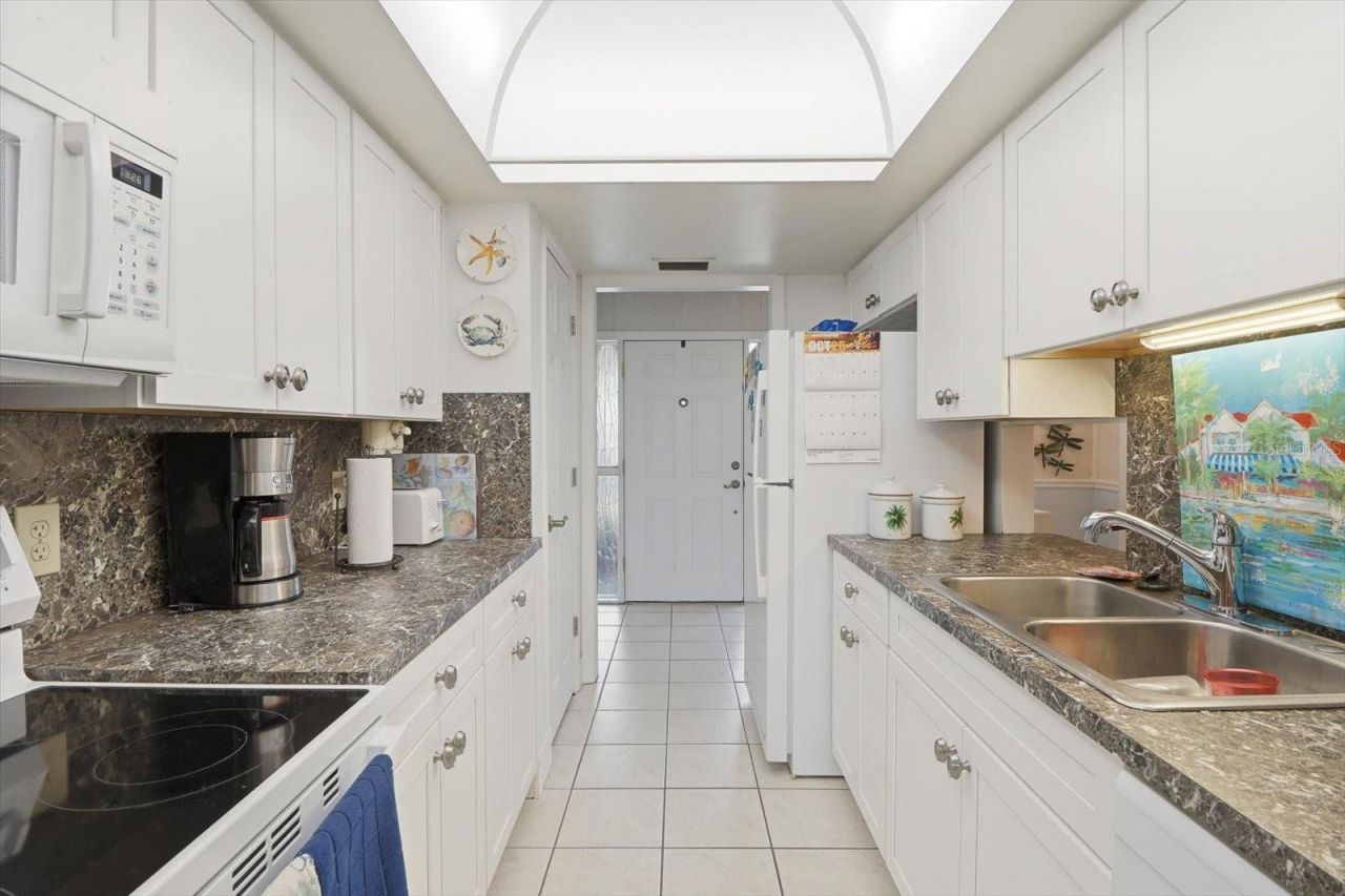 1840 NW 18th Street , Crystal River, FL 34428 Photo