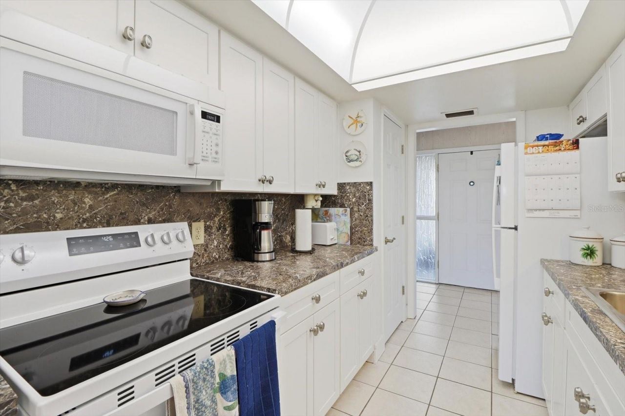 1840 NW 18th Street , Crystal River, FL 34428 Photo