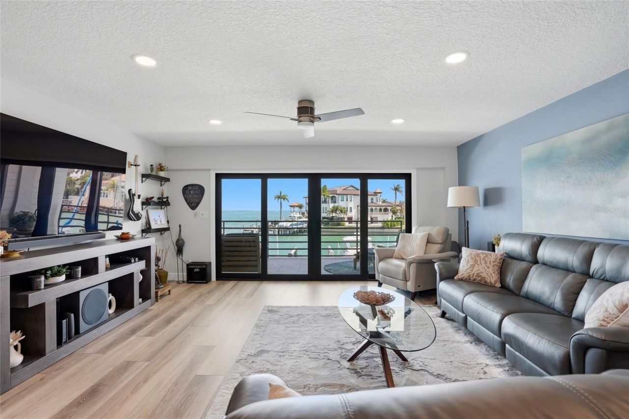 363 Pinellas Bayway S, Unit 29, Tierra Verde, FL 33715 Photo