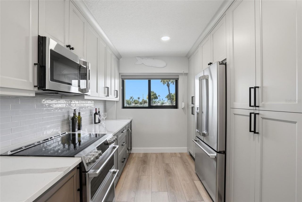 363 Pinellas Bayway S, Unit 29, Tierra Verde, FL 33715 Photo