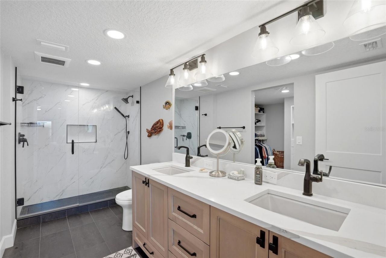 363 Pinellas Bayway S, Unit 29, Tierra Verde, FL 33715 Photo