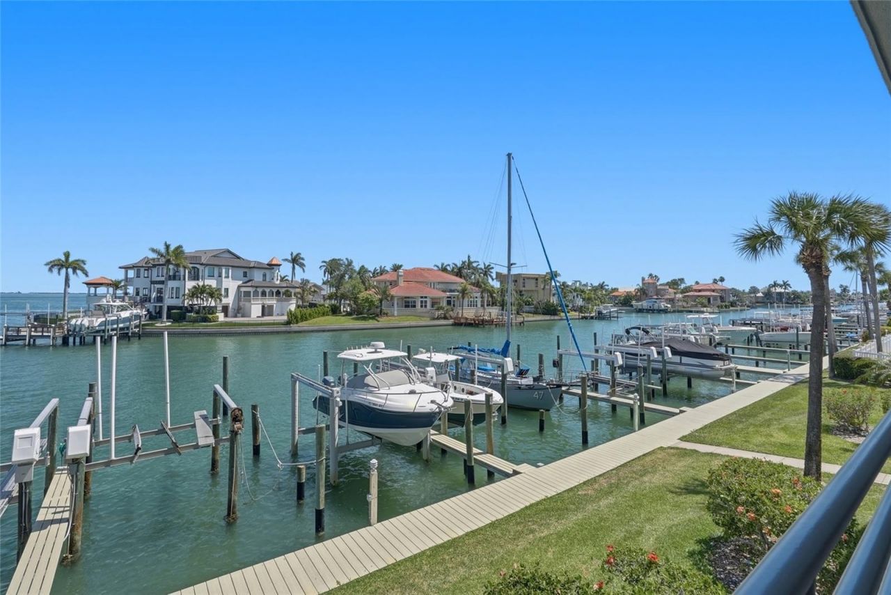 363 Pinellas Bayway S, Unit 29, Tierra Verde, FL 33715 Photo