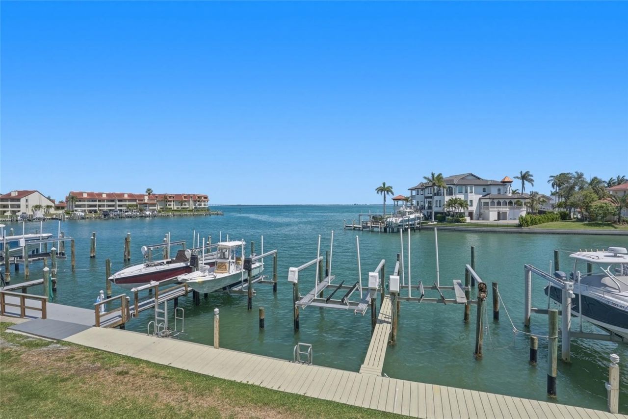 363 Pinellas Bayway S, Unit 29, Tierra Verde, FL 33715 Photo